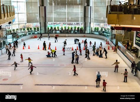 how many ice rinks are there in china